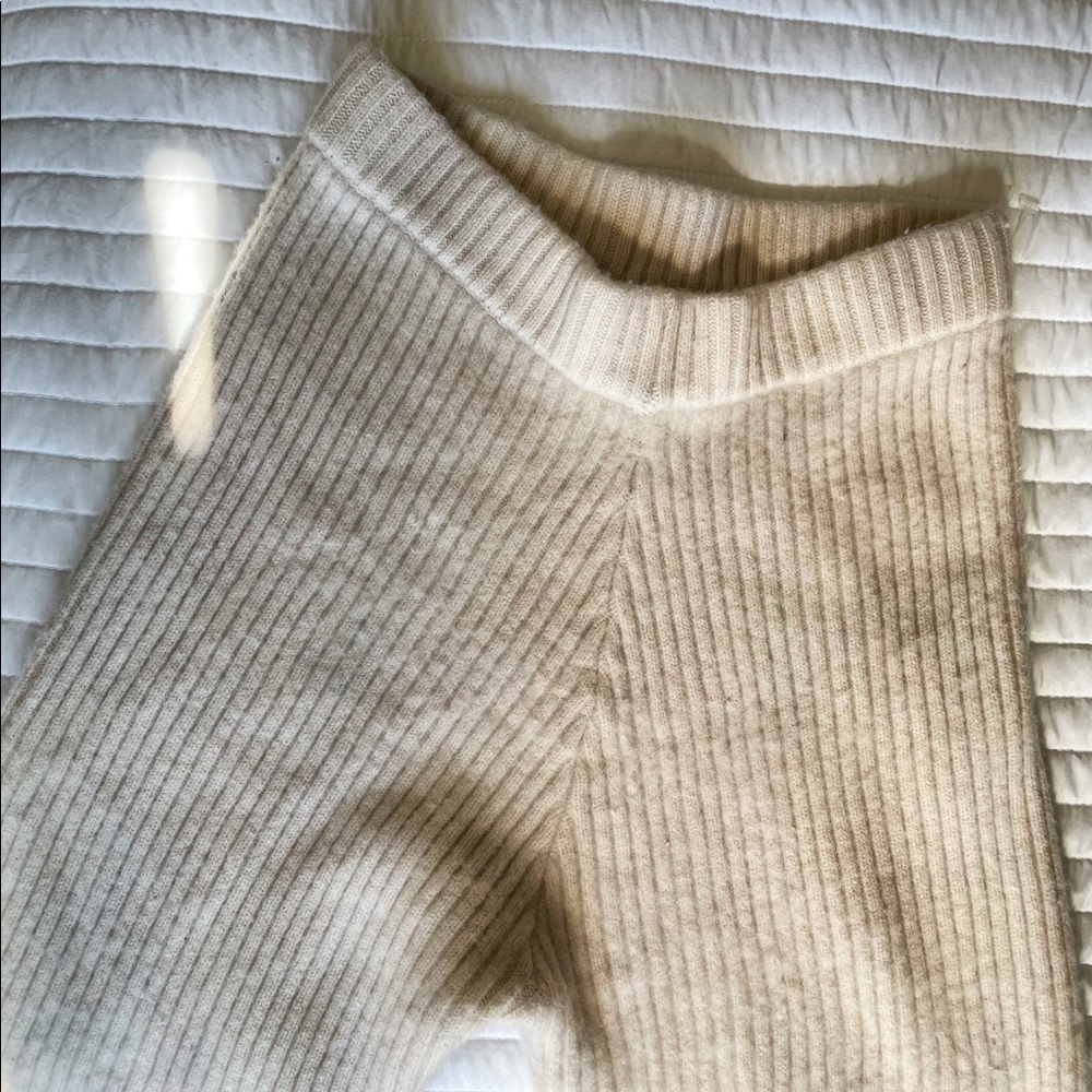 Front Row Show - 100% Wool - Picture 3 of 6